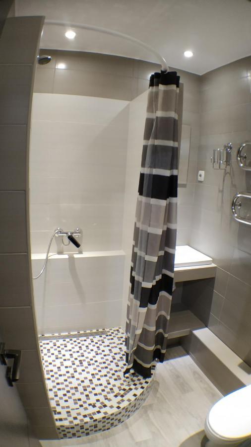 Двухкомнатный Люкс Центр Металлургов 19 Kr Apartments Krivoy Rog Bagian luar foto