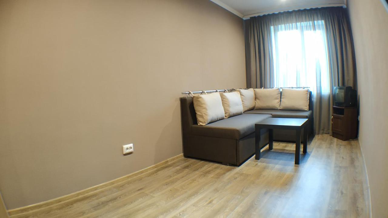 Двухкомнатный Люкс Центр Металлургов 19 Kr Apartments Krivoy Rog Bagian luar foto